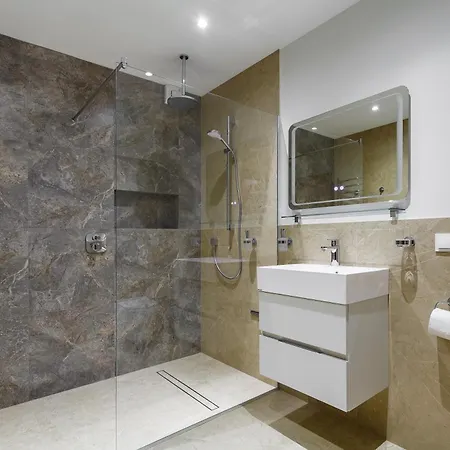 Apartment Hretska Street