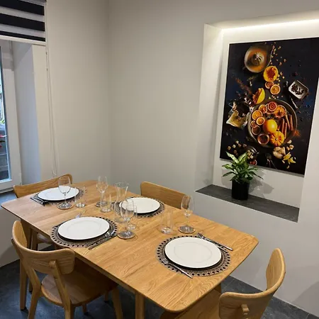 Apartment Hretska Street
