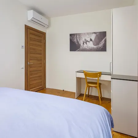 Hretska Street Apartment Odesa