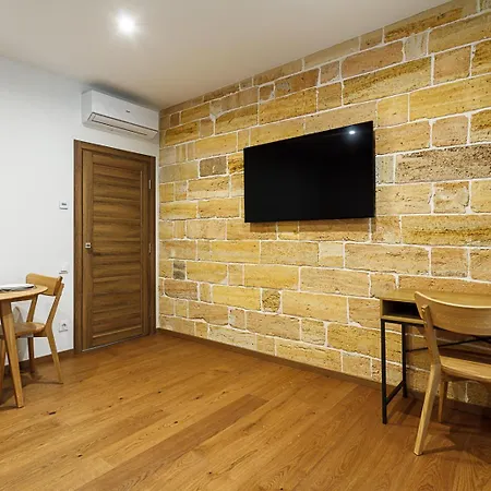 Apartment Hretska Street *