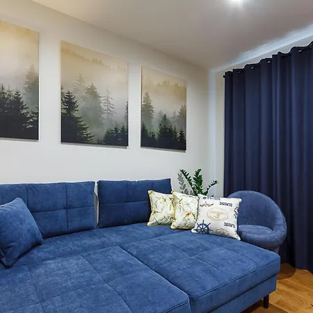 Hretska Street Apartment